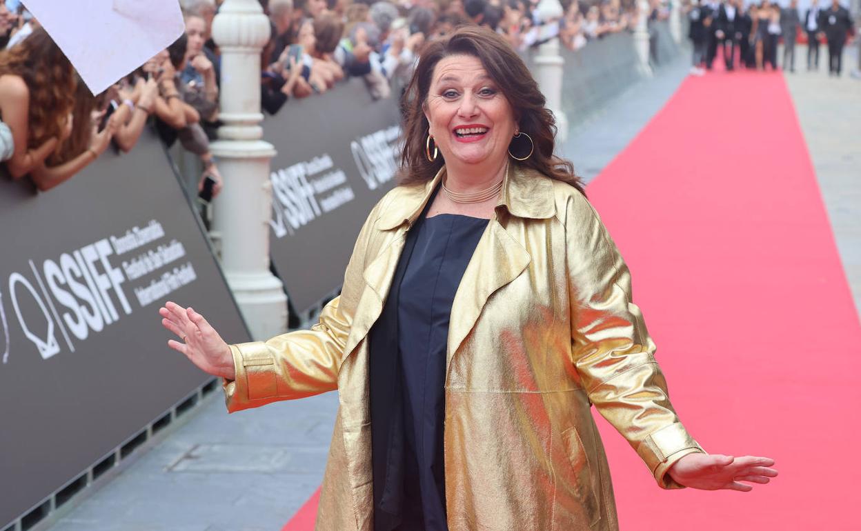 Entrevista Adelfa Calvo «Las mujeres mayores tenemos muchísimas cosas